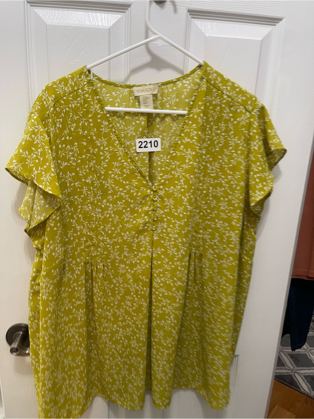 Cynthia Rowley Yellow Floral V-Neck Flutter Sleeve Blouse